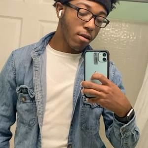 Meet your Posher, Deandre